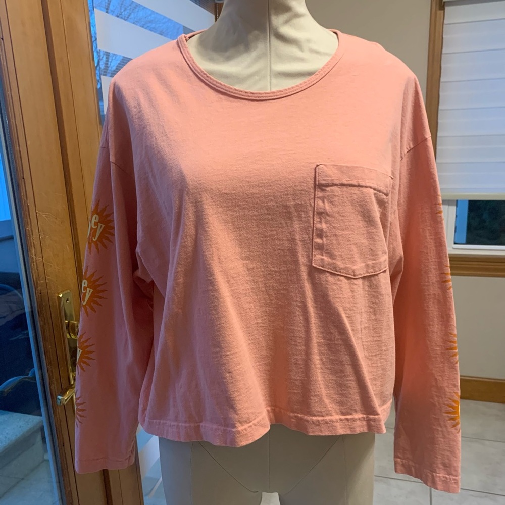 🪐✨Salmon colored long sleeve shirt